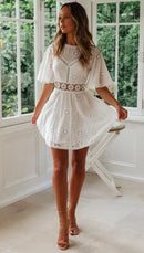 Vestido Branco Feminino com Bordado Floral e Costas Abertas - Casual Festa Verão