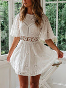 Vestido Branco Feminino com Bordado Floral e Costas Abertas - Casual Festa Verão