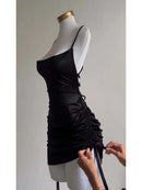 Vestido Mini Bodycon de Cetim com Amarração e Costas Abertas - Balada