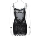 Vestido Longo de Renda com Alças Finas e Costas Abertas - Festa e Balada