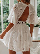 Vestido Branco Feminino com Bordado Floral e Costas Abertas - Casual Festa Verão