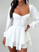 Vestido Curto de Renda com Manga Longa e Costas Abertas - Balada