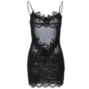 Vestido Longo de Renda com Alças Finas e Costas Abertas - Festa e Balada