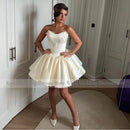 Vestido de Noiva Curto Bege com Saia Volumosa e Renda - Decote V Corpete Franzido Apliques Miçangas