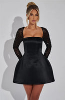 Vestido Mini Feminino com Brilho e Manga Longa - Sexy Costas Abertas Amarrão Cintura Alta Clube Festa