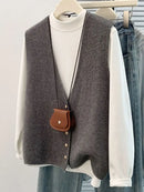 V-neck Knitted Vest Vest Vest for Women in Spring Autumn and Winter 2025 New Fashionable Horse Clip Cardigan Versatile Sweater