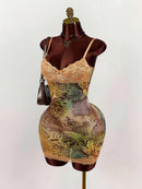 Vestido Mini de Renda Estampado com Alças Finas - Estilo Resort