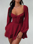 Vestido Curto de Renda com Manga Longa e Costas Abertas - Balada