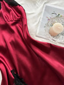 Camisola Feminina Sexy com Renda e Decote V - Pijama Curto de Seda Costas Abertas Lingerie Noite
