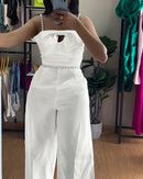 Macacão Feminino Elegante com Bandeau e Alças com Pérolas - Slim Perna Larga