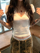 Camiseta Cropped Feminina Básica Preta com Decote V e Manga Curta - Slim Sexy Casual Streetwear Verão