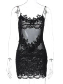 Vestido Longo de Renda com Alças Finas e Costas Abertas - Festa e Balada