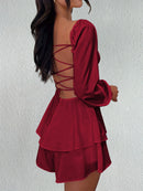 Vestido Curto de Renda com Manga Longa e Costas Abertas - Balada