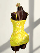 Vestido Mini de Renda Estampado com Alças Finas - Estilo Resort
