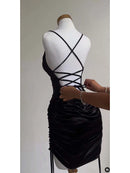 Vestido Mini Bodycon de Cetim com Costas Abertas - Balada Y2K